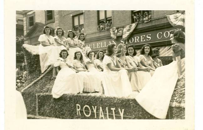 Royalty_Float_c1940s